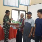 Kodim 0805/Ngawi Melaksanakan Baksos, Serahkan Paket Sembako Bantuan KSAD.