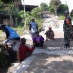 Monitor Situasi Wilayah Binaannya, Babinsa Laksanakan Komsos Dengan Masyarakat 