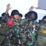 Aksi Terjun Payung Pasukan Gerak Cepat TNI AU Di Lanud Iswahjudi