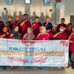 Kades Watualang Bersama Ketua Karang Taruna Laksanakan Baksos Berbagi Takjil di Bulan Ramadhan 1445 H