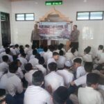 Police Goes To School, Sosialisasikan Anti Bullying di MTSN 1 Magetan dengan Cara Asyik dan Penuh Keakraban