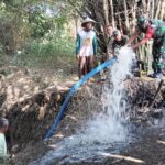 Babinsa Koramil Padas dan Kelompok Tani Pastikan Ketersediaan Air Tercukupi dengan Pompanisasi   