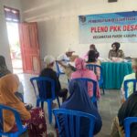 Peduli Lansia, Polwan Ngawi Dampingi Pemeriksaan Kesehatan di Kantor Desa Dawu