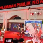 Slamet Masduki Kepala Bank Jatim Cabang Ngawi Meriahkan Ngawi Specta Carnival " Tampilkan Pesona Budaya dan Komitmen Lestari" 