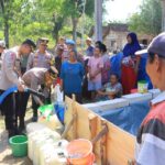 Polres Ngawi Kembali Salurkan Bantuan Air Bersih untuk Warga