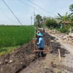 Kades Dumplengan Realisasikan Talud Dusun Jugong Dari Dana Desa Perlancar Akses Pertanian Tingkatkan Taraf Hidup Warga