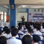 Babinsa Koramil 0805/12 Mantingan Berikan Wawasan dan Sosialisasi Tentang Bahaya Narkoba dilingkungan sekolah