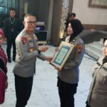 Polwan Polres Magetan Raih Juara 1 Lomba MC Berbahasa Inggris tingkat Polda Jatim pada Hari Jadi ke-76 Polwan RI