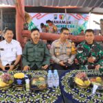 Dukung Ketahanan Pangan Nasional, Polres Bersama Forkopimda Ngawi Tanam Jagung dan Bagi Sembako