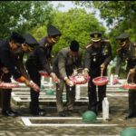 Dandim Ngawi dan Forkopimda Gelar Ziarah di Taman Makam Pahlawan Radjiman Wedyo Diningrat.