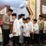 Polres Magetan Gelar Pengajian Rutin dan Santunan Anak Yatim di Masjid Shirratal Mustaqim