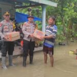 Tanggap Bencana, Polsek Jajaran Polres Ngawi Sigap Bantu Warga Terdampak Banjir 