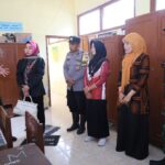 Dandim 0804/Magetan Tinjau Atap Ambruk Bangunan SDN 1 Ngelang