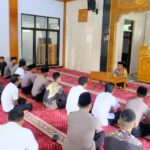 Tarawih berjamaah di Masjid Miftahul Huda, Kapolres Ngawi Beri Tausiyah