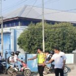 Ciptakan Rasa Aman dan Nyaman Para Pelajar Ngawi, Polsek Karanganyar Gatur Lalin di Sekolah