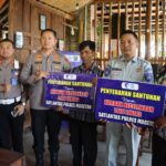 Penuh Haru, Kapolres Magetan Dampingi Penyerahan Santunan Jasa Raharja untuk Korban Laka Lantas di Kawedanan
