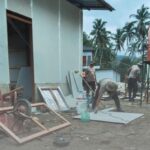 Brimob Hadirkan Sanitasi Layak bagi Korban Banjir di Desa Tolang Julu