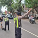 Operasi Keselamatan Semeru 2026 Polresta Sidoarjo Tambal Jalan Berlubang