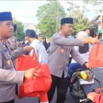 Jelang Berbuka, Polres Ngawi Berbagi ke Pengguna Jalan Jelang Berbuka, Polres Ngawi Berbagi ke Pengguna Jalan