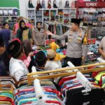 Berkah Ramadan, Kapolres Magetan Ajak Puluhan Anak Yatim Piatu Belanja Baju Lebaran