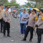 Polres Lumajang Tingkatkan Pengamanan Wisata Pantai Watu Pecak Polres Lumajang Tingkatkan Pengamanan Wisata Pantai Watu Pecak