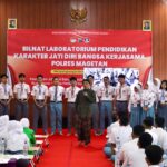 Bangkitkan Nasionalisme Generasi Muda, Polres Magetan Berangkatkan Pelajar ke Kediri Binlat Pendidikan Karakter Jati Diri Bangsa 